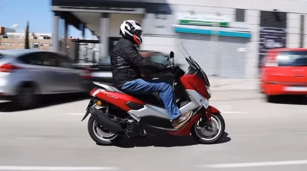 Ce scooter BMW à toit, une rareté à découvrir
